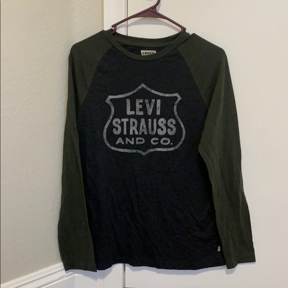 Men's Levi's long sleeved shirt